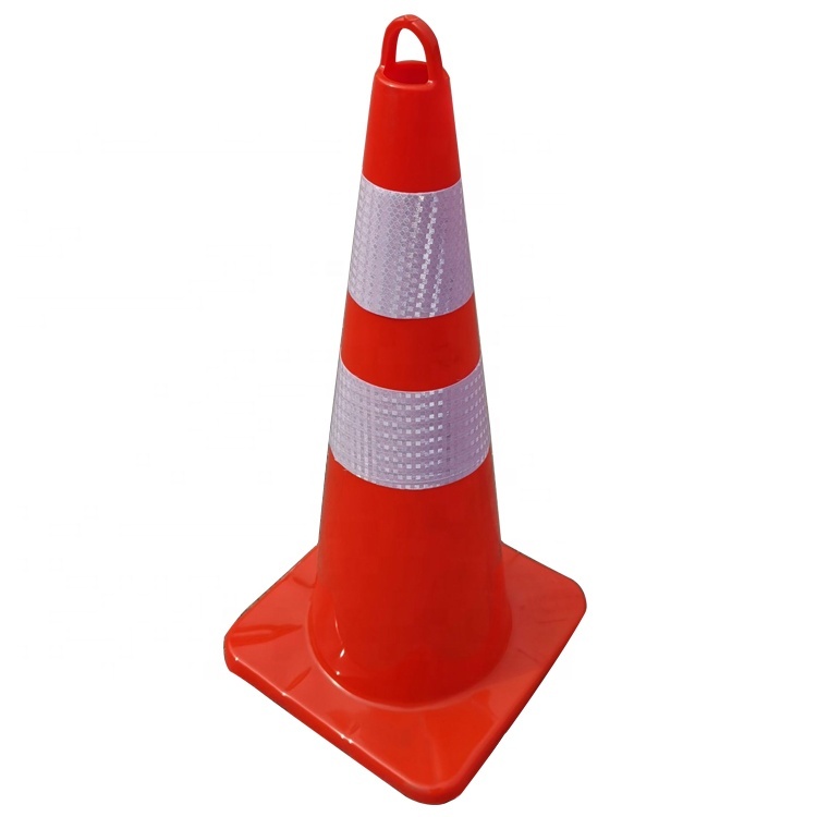 Cone de signalisation reflechissant orange
